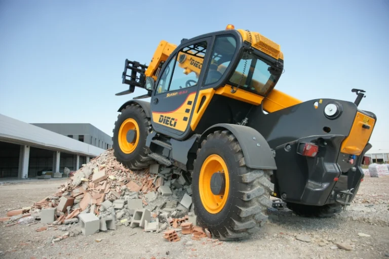 Image shows the Dieci Samson 70.10 telehandler on a construction site